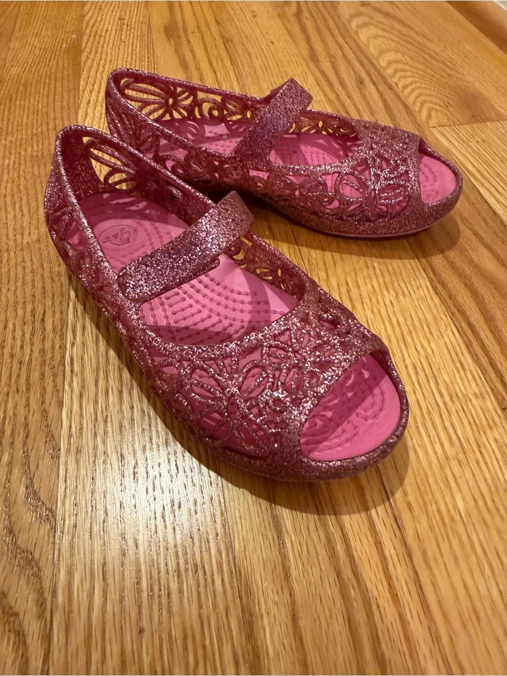 CROCS Glitter Pink Girls' Mary Jane Sandals with Cutout Floral Design Sz 11